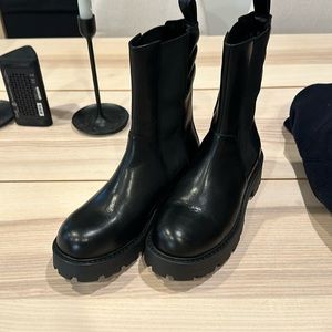 NEW VAGABOND SHOEMAKERS Cosmo 2.0 Chelsea Boot Size 39